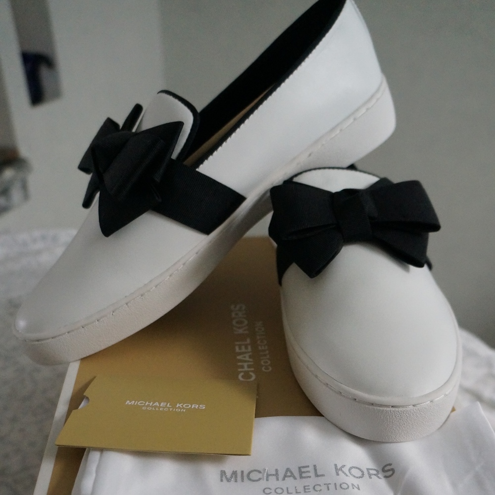 Michael Kors Collection Val - Picture 2 of 3